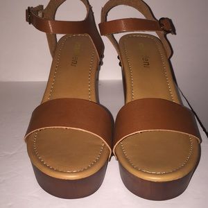 Madden Sandals with Heel Sz 9.5